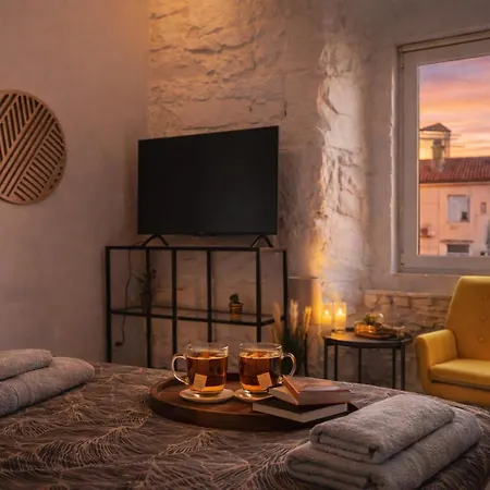 Little Urban Apartment