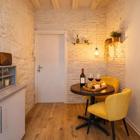 Little Urban Apartment